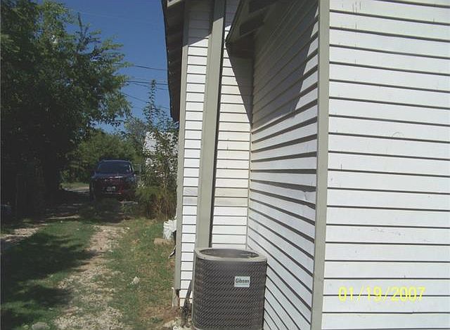2nd image of 1632 Neal St