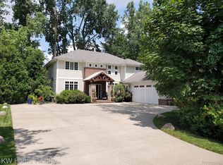 2526 W Square Lake Rd, West Bloomfield, MI 48324