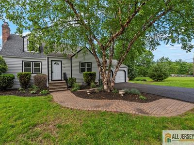 16 Lakeside Dr S, Piscataway, NJ, 08854