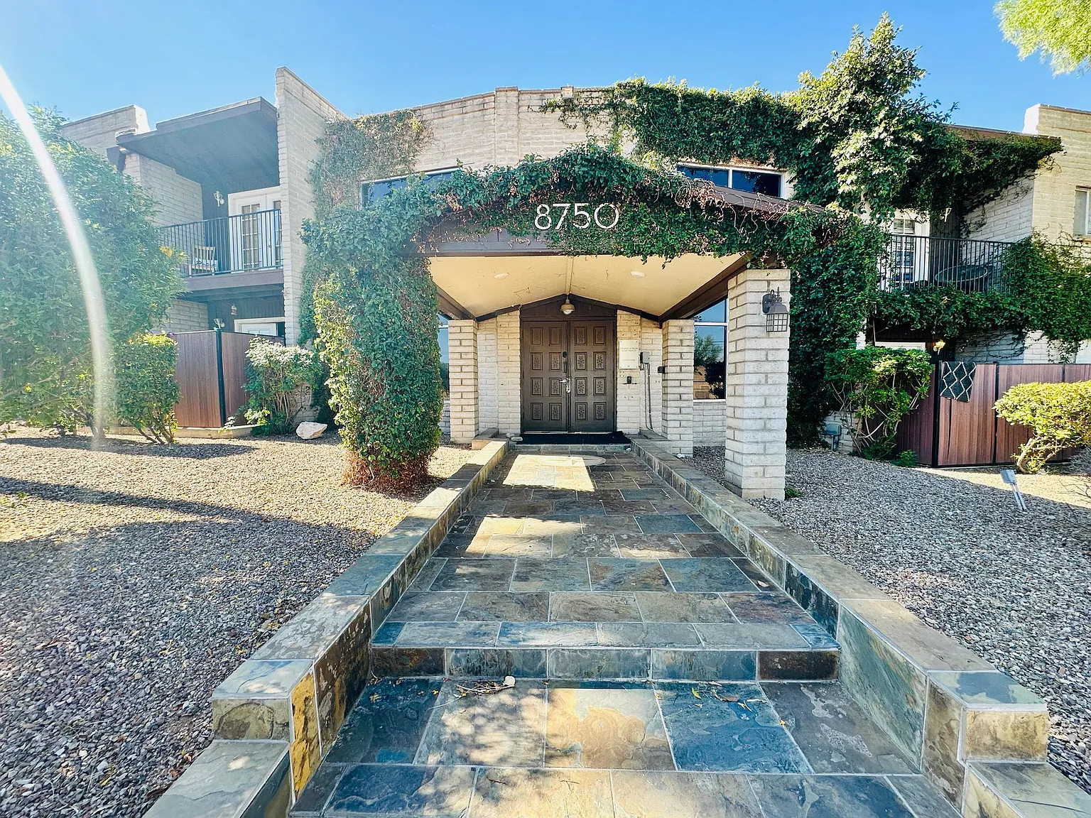 Desert Atrium - Studios, 1 Bedrooms and 2 Bedrooms in Great Location! Community Pool! — Photo 1