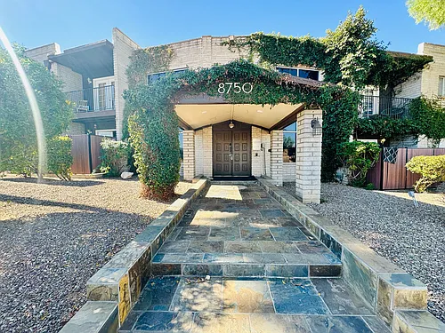Desert Atrium - Studios, 1 Bedrooms and 2 Bedrooms in Great Location! Community Pool! Photo 1