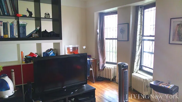 Rented by Living New York | media 13