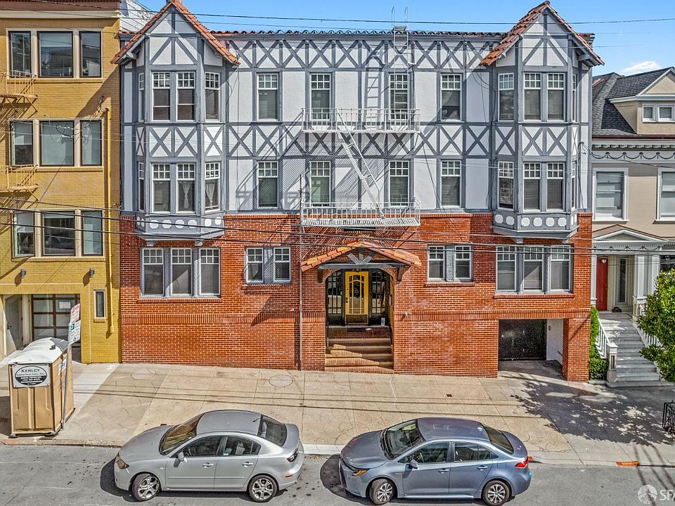 2nd image of 2340 Filbert St