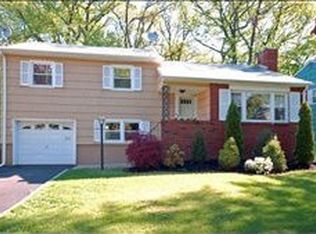 945 Cabot Ave, Union, NJ 07083