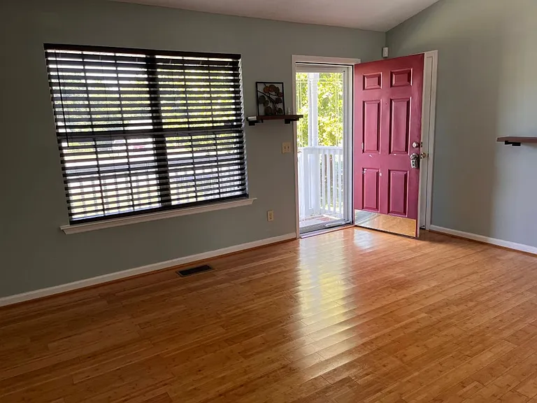 308 Vernon Traylor Dr — Photo 3