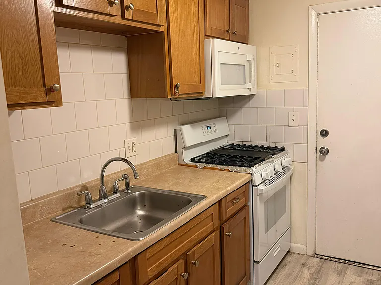 299 Pawtucket Blvd — Photo 3