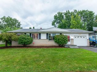 5255 Oakview Dr, Swartz Creek, MI 48473
