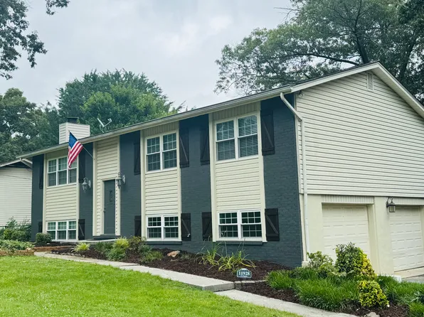 11928 W Kings Gate Rd, Knoxville, TN 37934