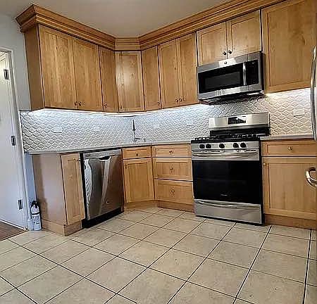 2nd image of 24-25 43rd St #Top