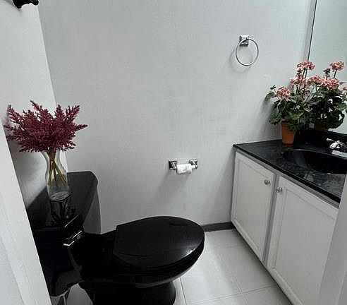 4th image of 38862 Country Cir