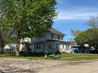 201 Iowa St, Akron, IA 51001