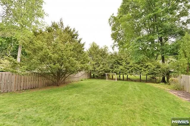 71 Everett St — Photo 11