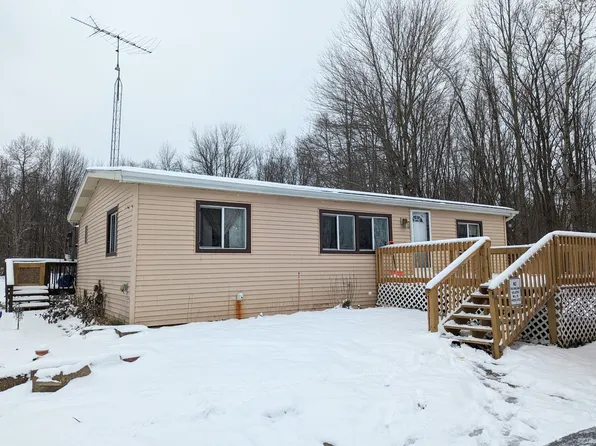 53881 28th Ave, Bangor, MI 49013