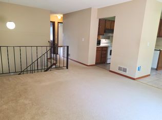 1504 Roundhouse Cir, Shakopee, MN 55379