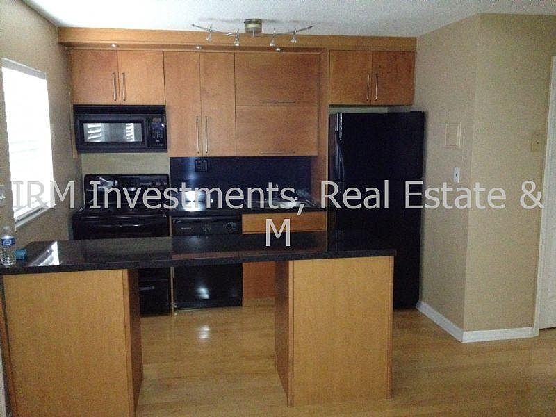 2nd image of 1529 Catherine St APT 31