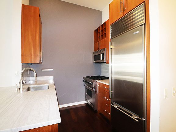 5th image of 88 Greenwich St APT 1705