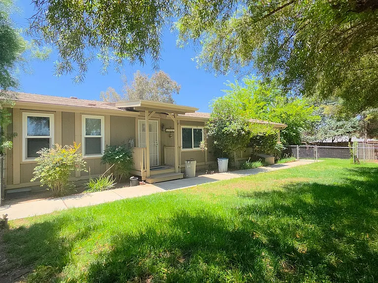 39805 Newport Rd — Photo 2
