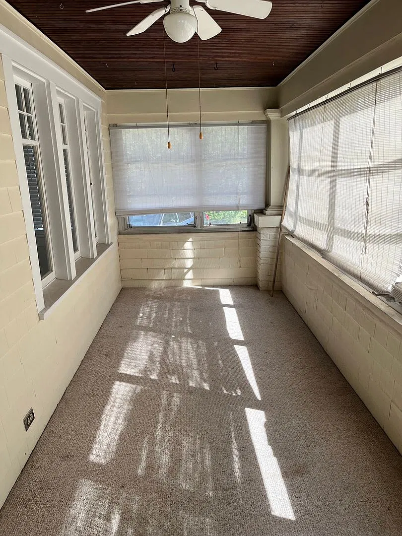Charming 3 Bedroom Home in Moline — Photo 4