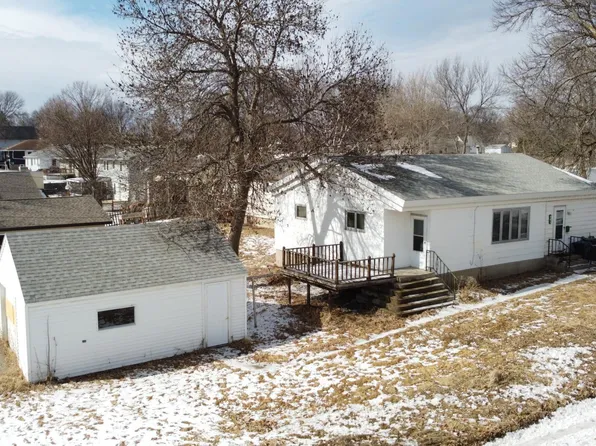401 W Douglas Ave, Fergus Falls, MN 56537