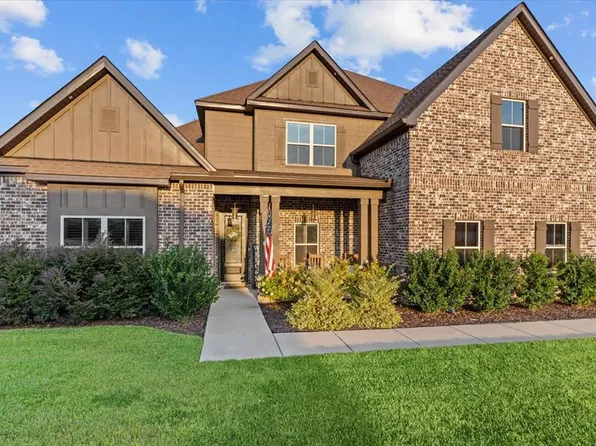 611 Charleston Mills Dr, Midland City, AL 36350
