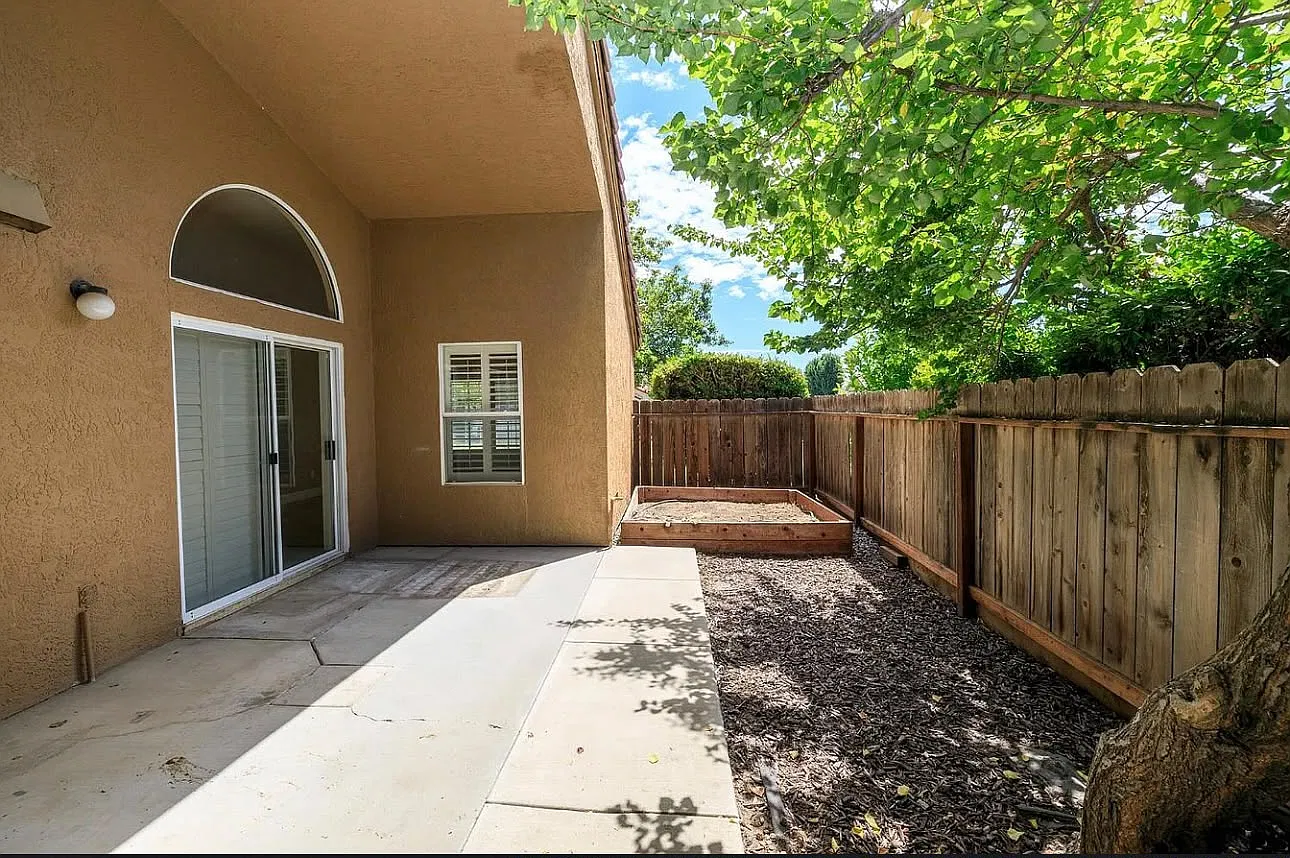 3 bed, 1863 sqft, $2,800 — Photo 3