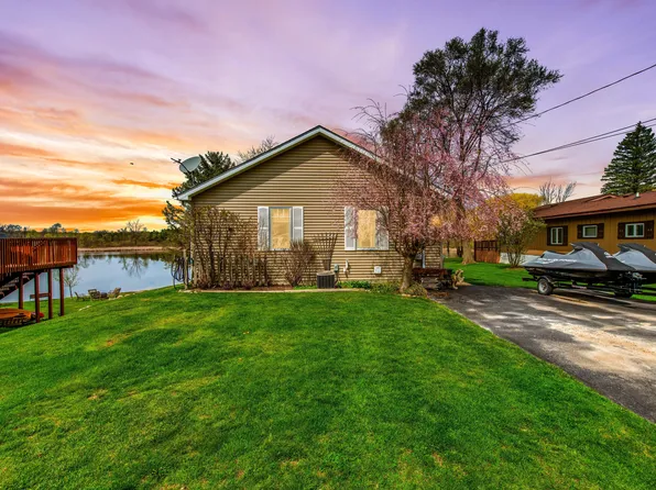 4910 Bluewater Dr, Otter Lake, MI 48464