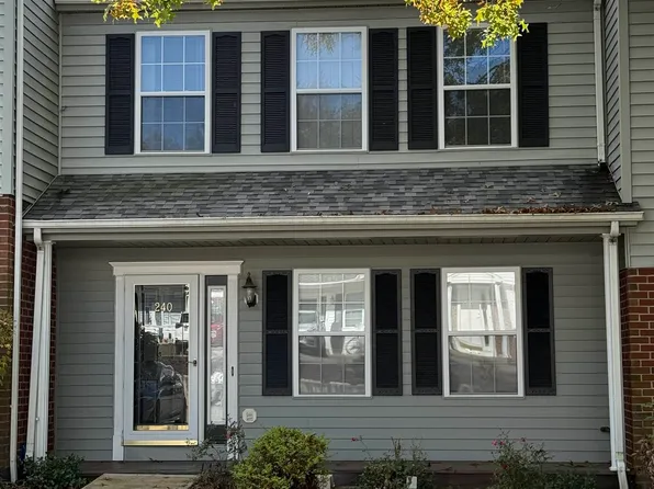 240 Bronze Leaf Dr, Christiansburg, VA 24073