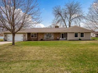 726 E Petunia Ln, Beloit, WI 53511