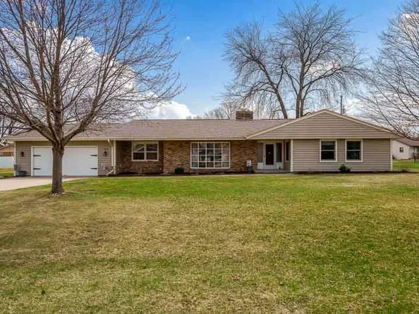 726 E Petunia Ln, Beloit, WI 53511