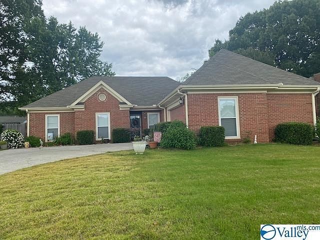 1st image of 2521 Hamilton Dr SE