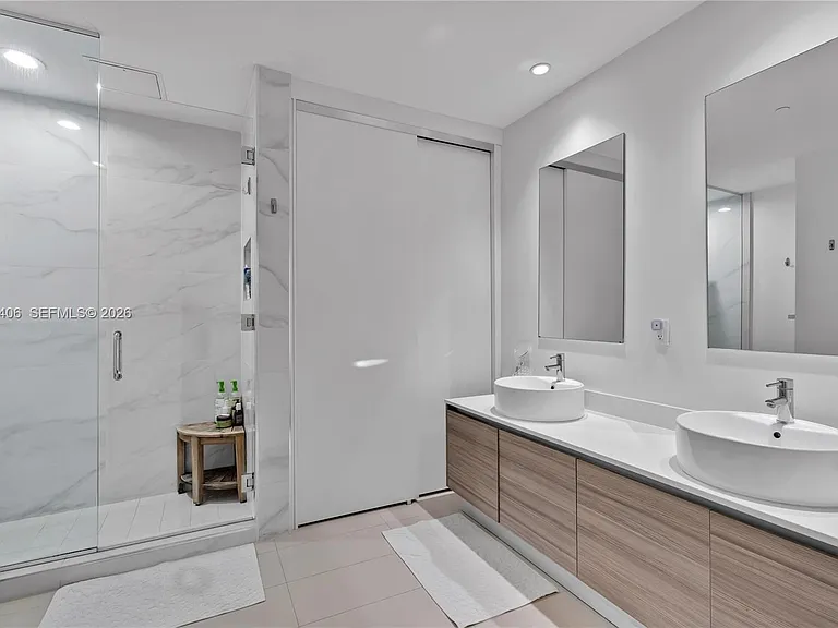 121 NE 34th St #Penthouse 3217 — Photo 26