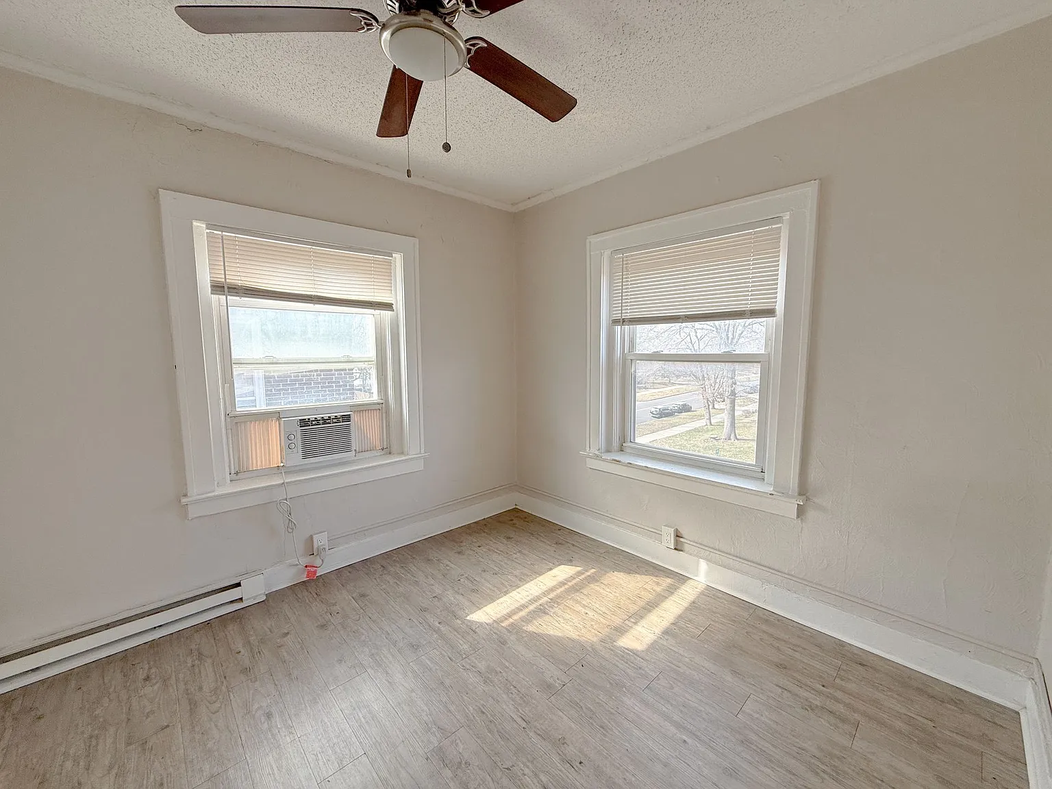 Gladstone Pointe Apartments — Photo 3