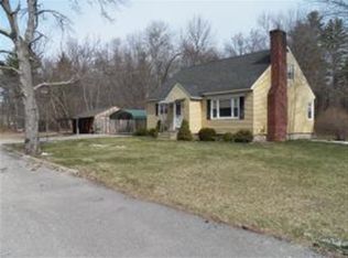 89 Auburn Rd, Hooksett, NH 03106