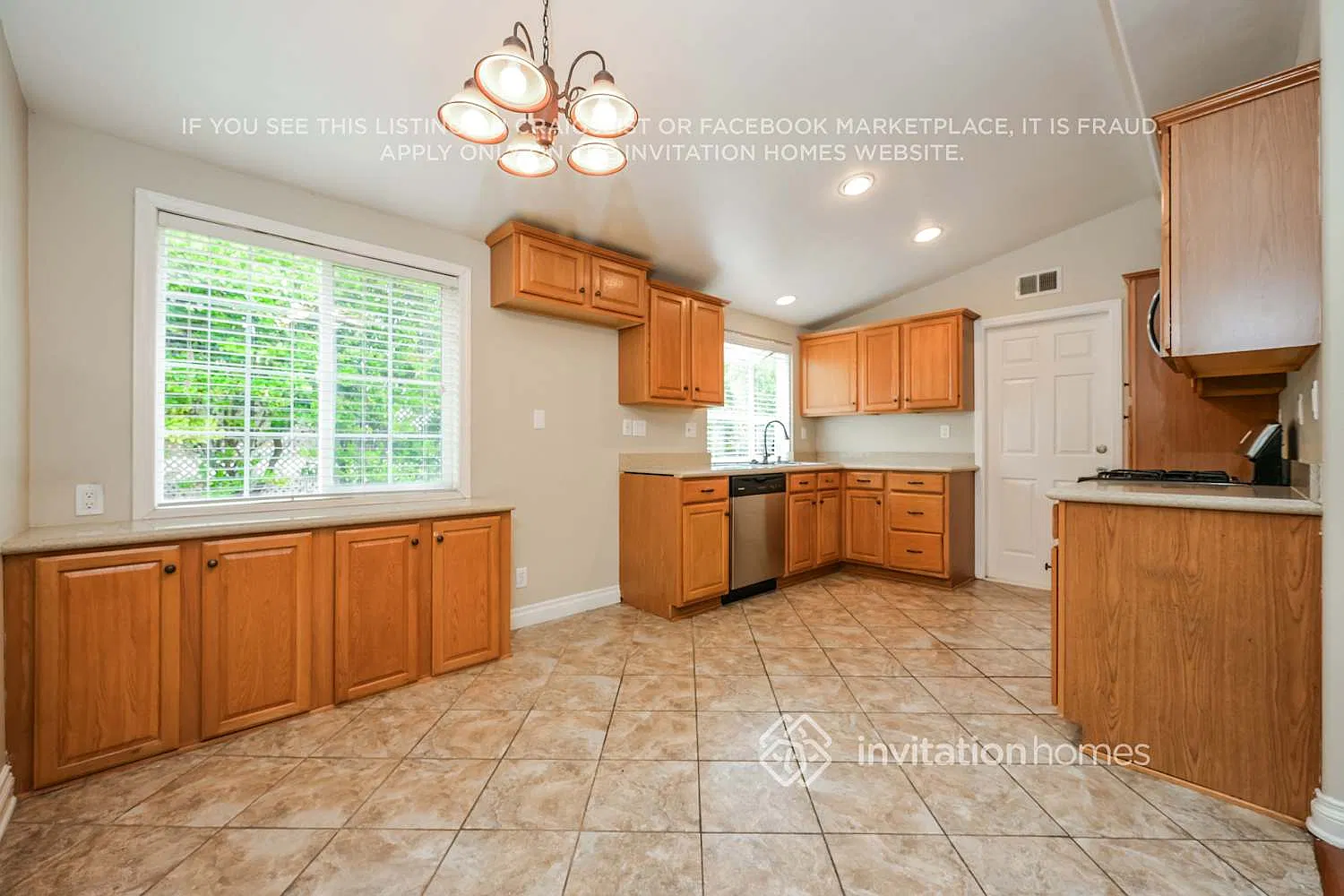 548 Galsworthy St Thousand Oaks, CA 91360 — Photo 2