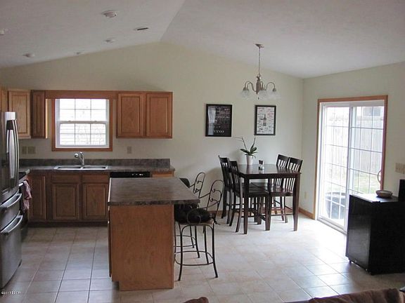 4th image of 2007 E Creekwood Dr