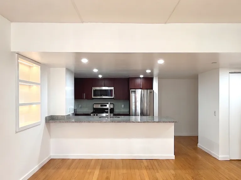 555 W 23rd St #N10E — Photo 5