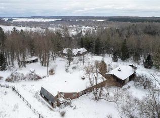 18780 Gennett Rd, Charlevoix, MI 49720