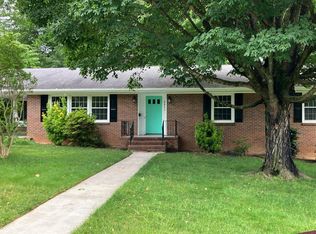 2820 Deerwood Dr, Winston Salem, NC 27103