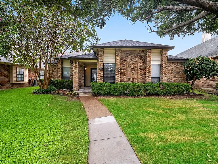 4424 Odessa Dr — Photo 1