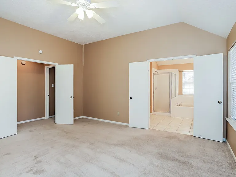 4910 Stone Harbor Dr — Photo 10