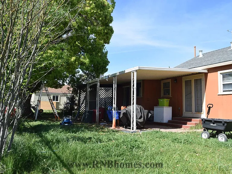 440 Lampasas Ave — Photo 13