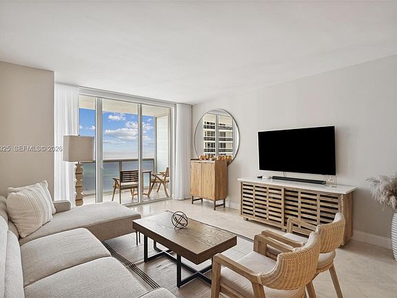 4th image of 1830 S Ocean Dr APT 2811