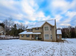 2314 Mountain Laurel Dr, Effort, PA 18330