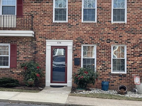 2nd image of 826 College Pkwy Unit 9