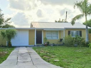 2820 19th St W, Bradenton, FL 34205