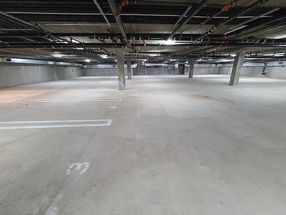 3rd image of 5252 Willowcrest Ave #202