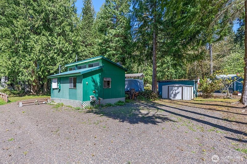 3rd image of 304 Winston Creek Rd. B10L2