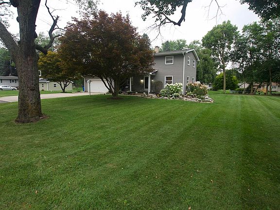 3rd image of 2652 Spielman Rd
