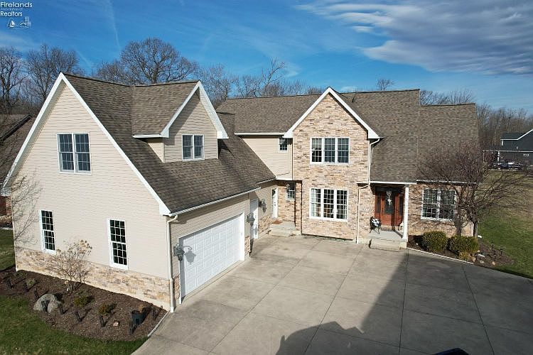 1st image of 736 Linden Ave