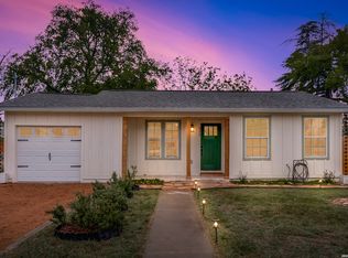 713 Lamar, Kerrville, TX 78028